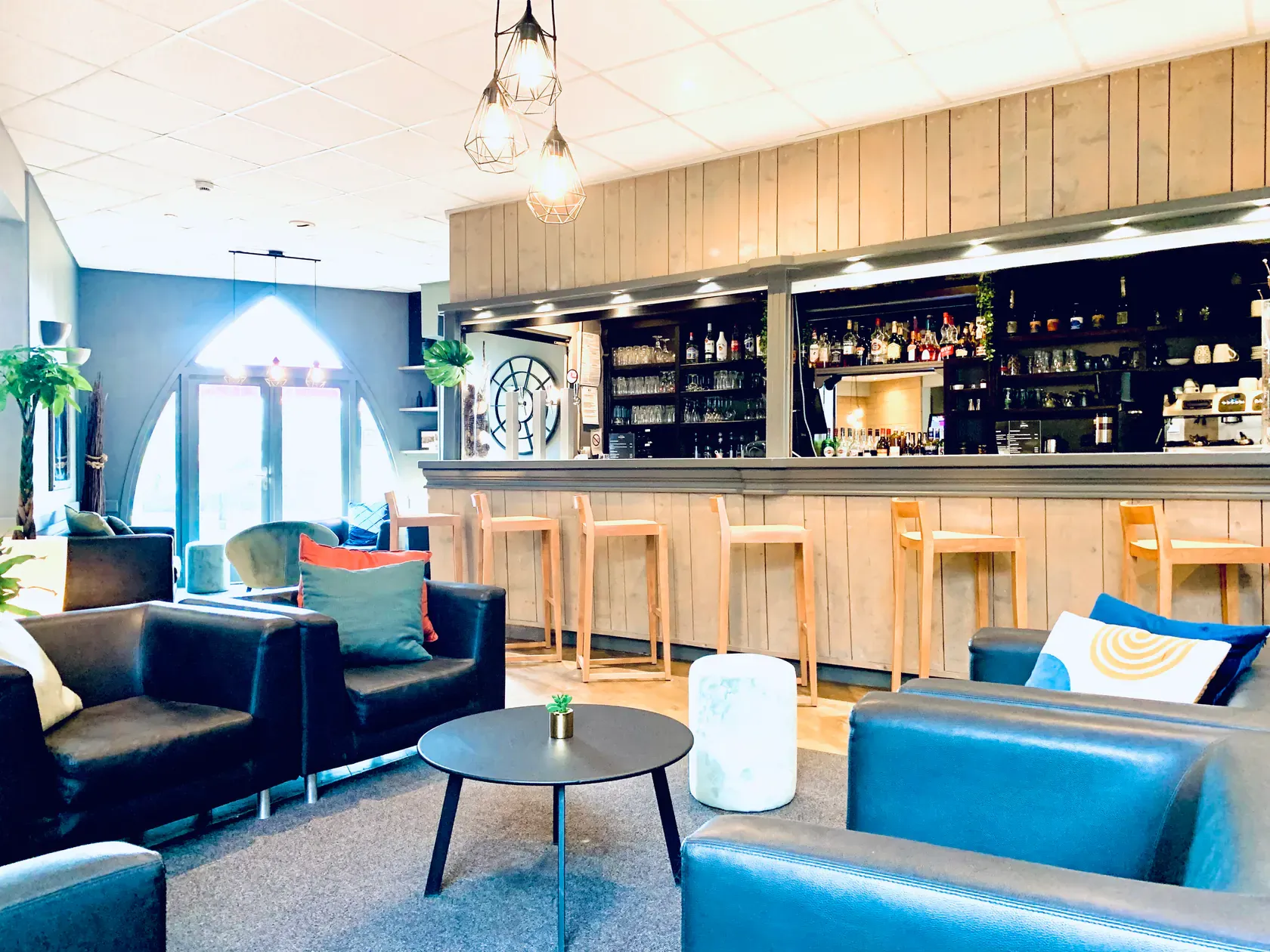 The bar — overview