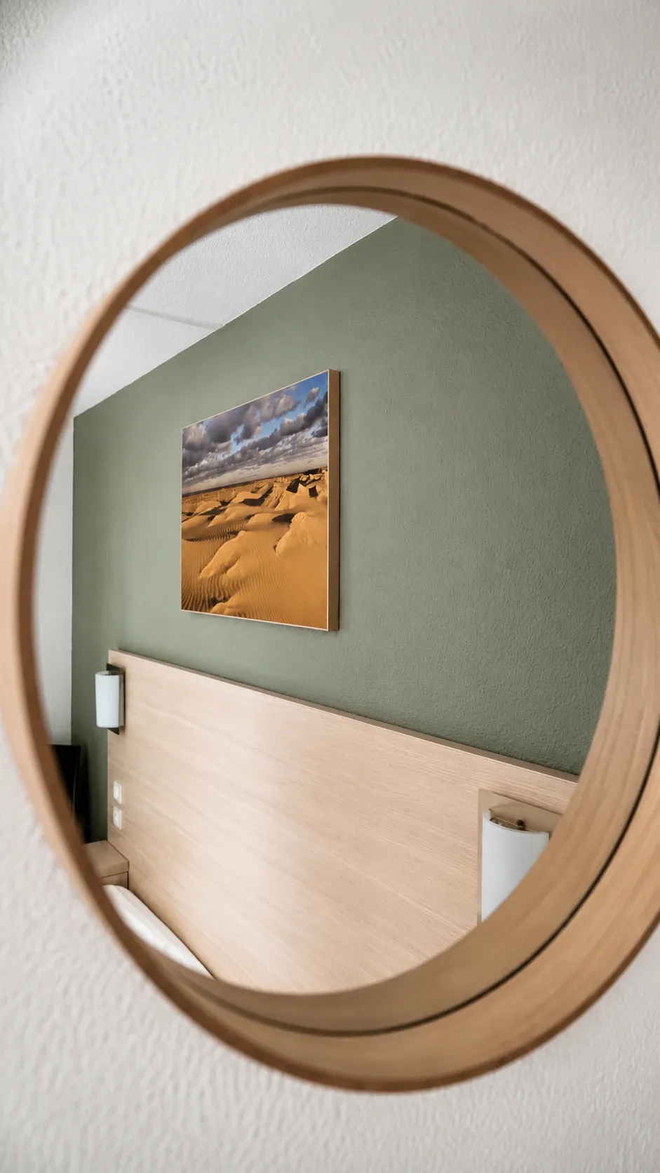 Coin salon — miroir rond