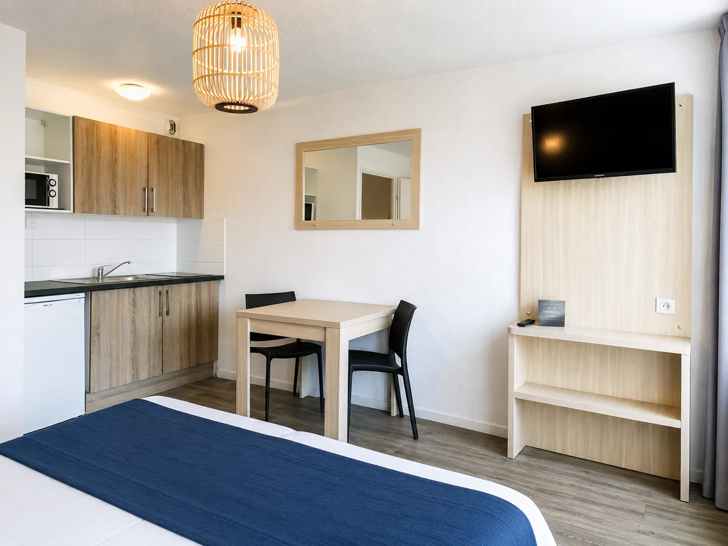 Kitchenette — depuis le coin nuit
